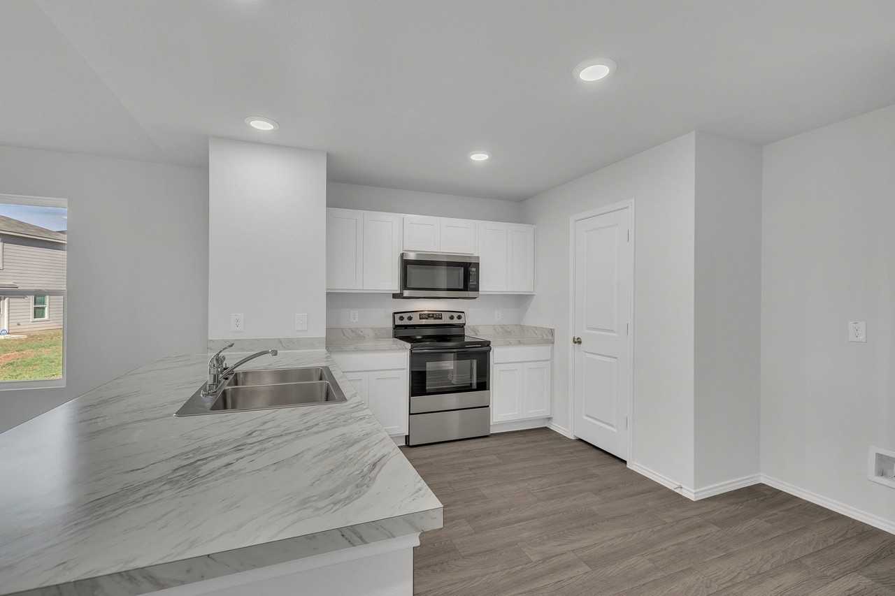 314 Azalea Trl - Photo 5 of 23