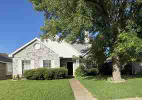 featured image of 2918 Lake Valley Dr