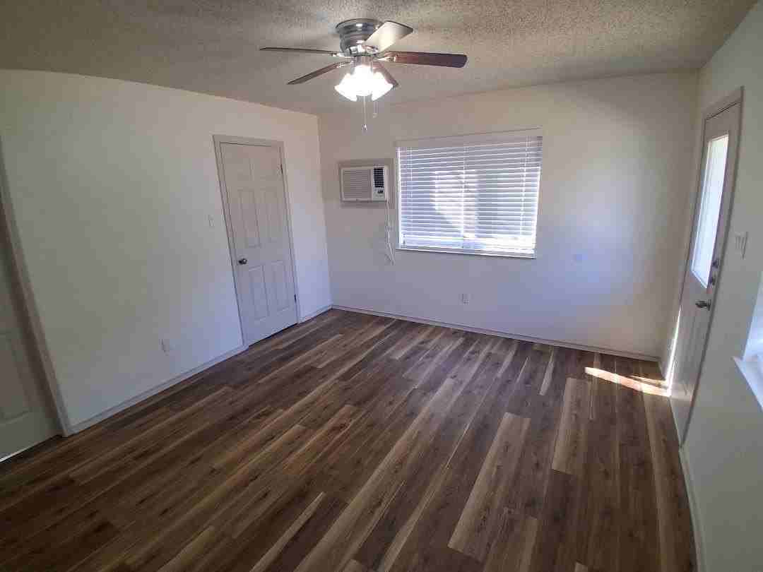 404 Benjamin Ln - Photo 7 of 19