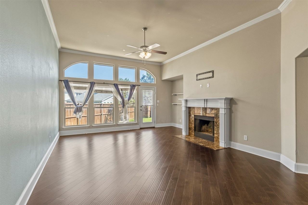 2606 Kennedy Dr - Photo 4 of 33