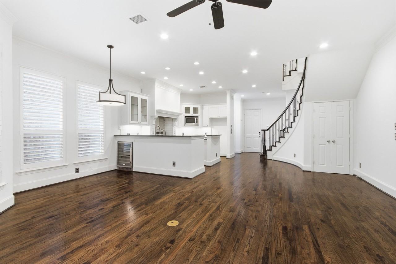 18323 Frankford Lakes Cir - Photo 4 of 40