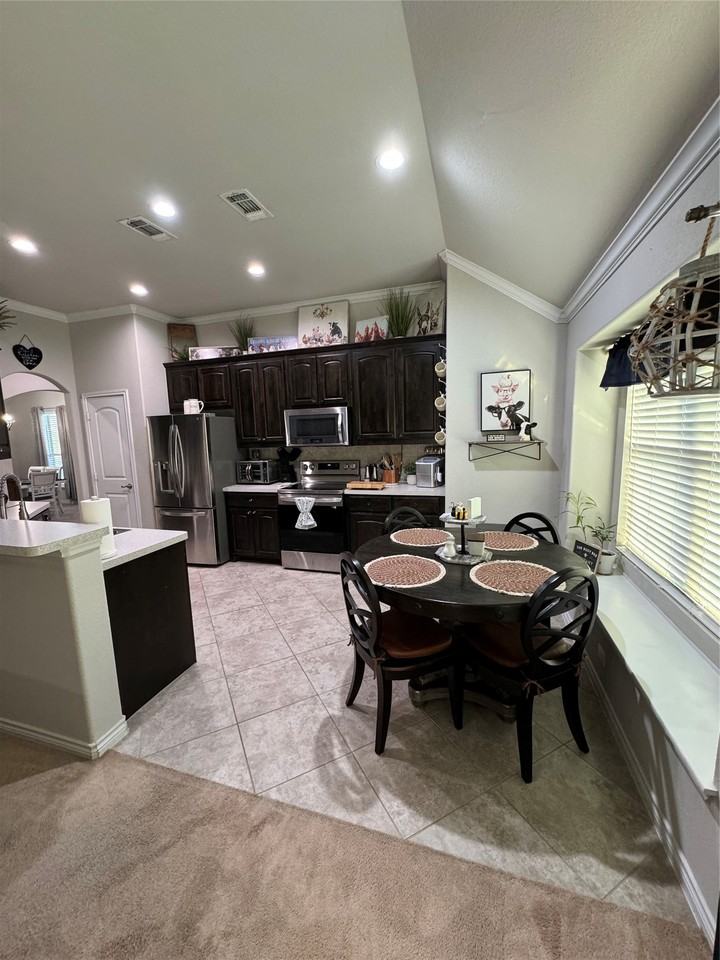 6041 Warmouth Dr - Photo 5 of 16