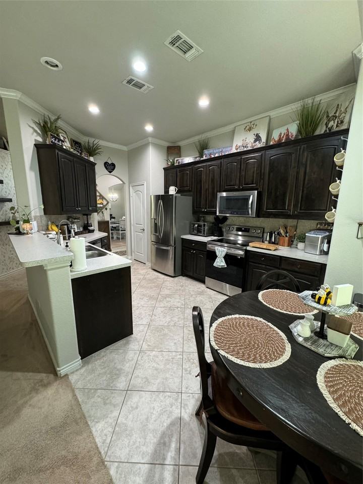 6041 Warmouth Dr - Photo 6 of 16