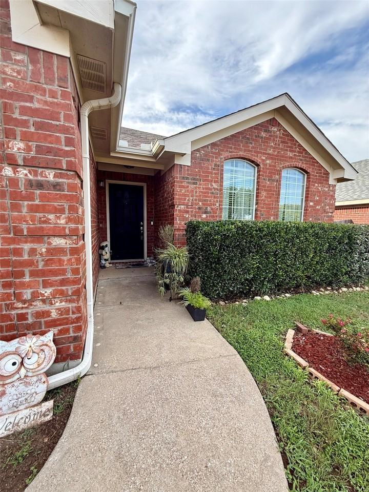 5004 Mountain Valley Ct - Photo 3 of 19