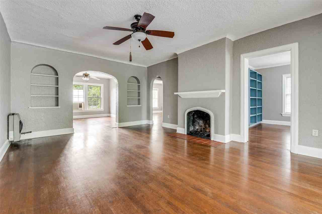 4133 Hawthorne Ave - Photo 3 of 12