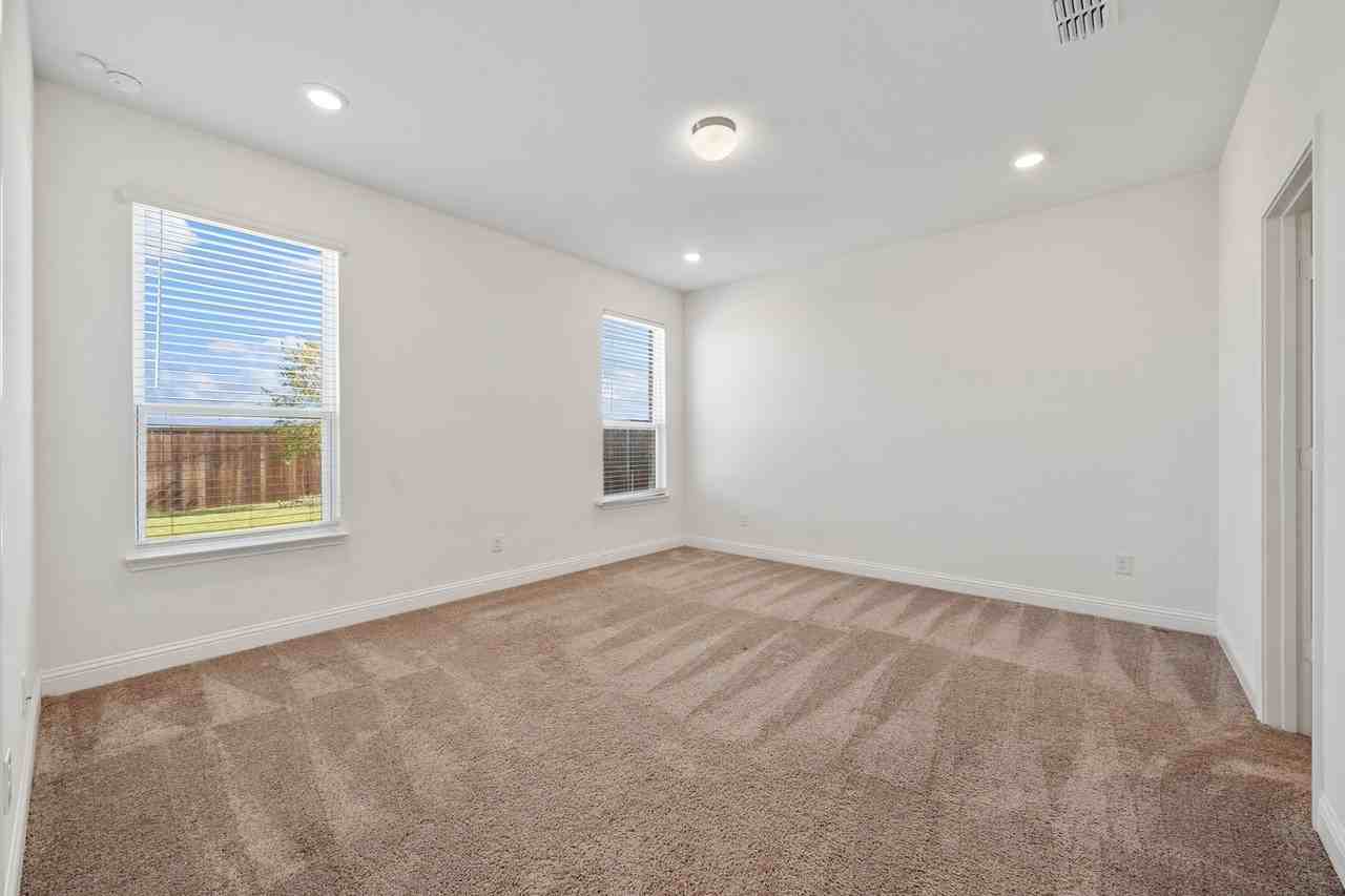949 Brock Dr - Photo 7 of 16
