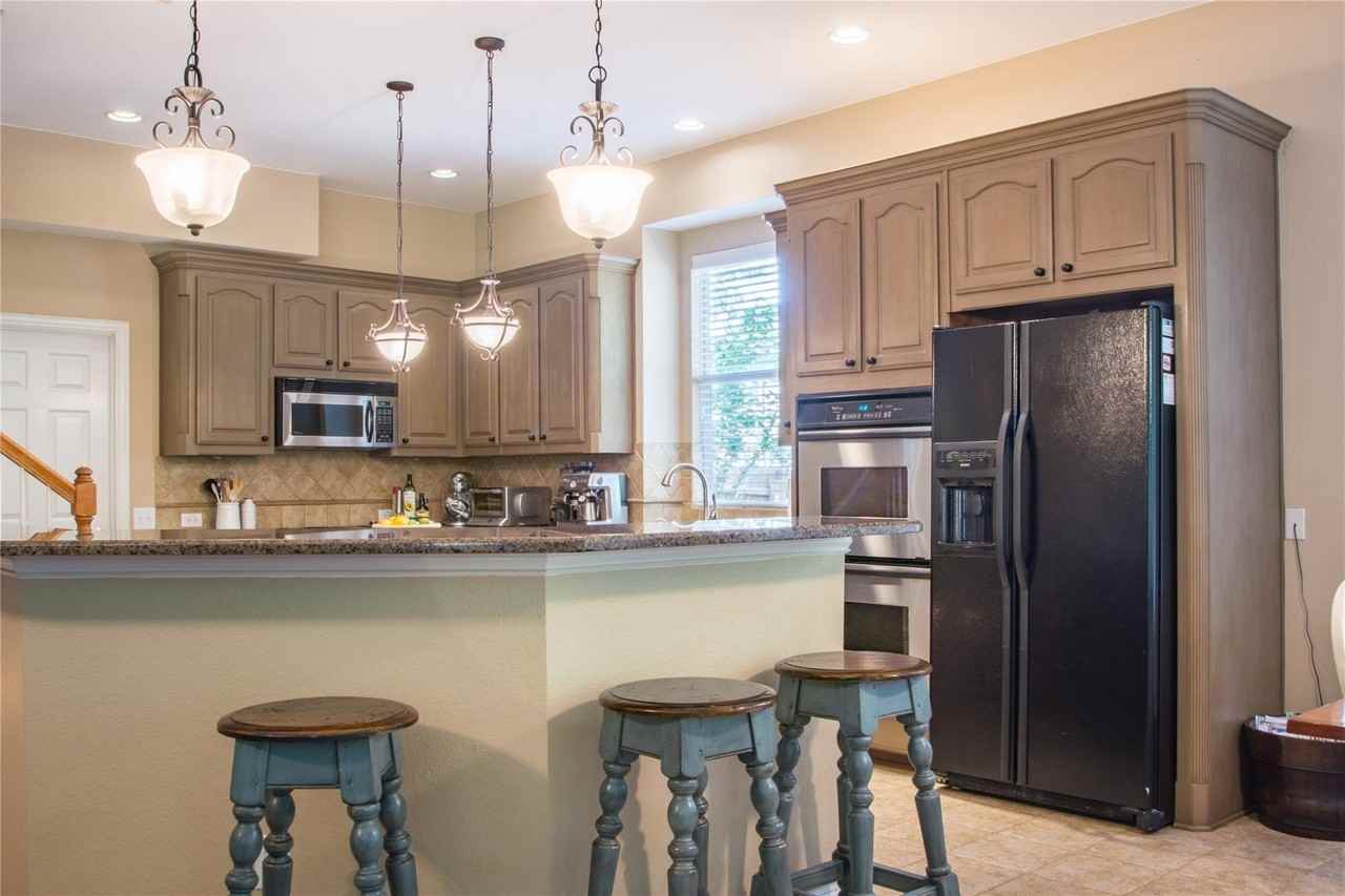 4504 Narrowbrook Dr - Photo 7 of 40