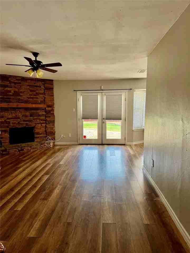 5312 Queens Ct - Photo 6 of 18