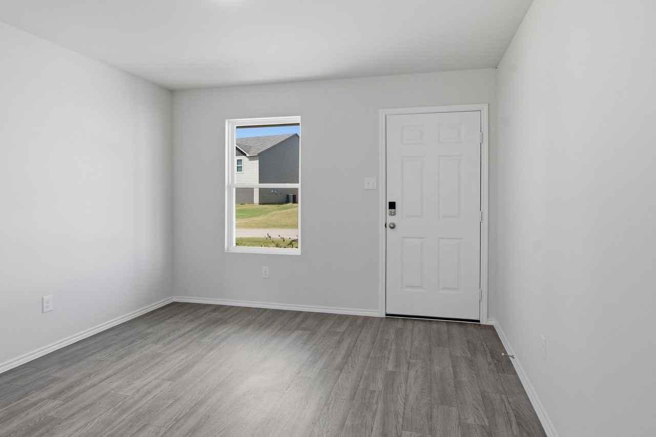 318 Azalea Trl - Photo 6 of 31