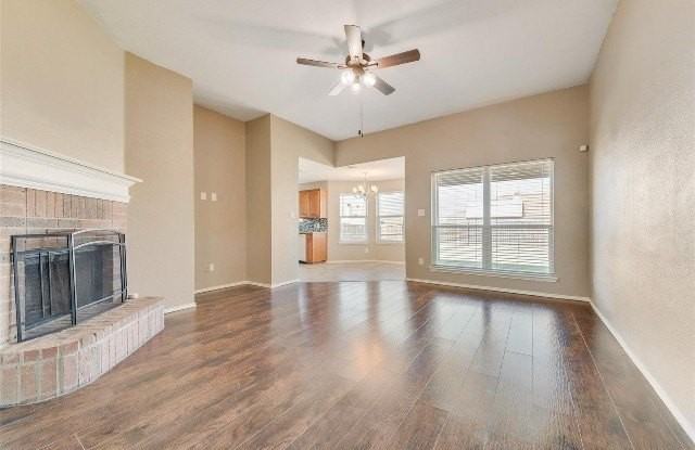 1405 Teal Way - Photo 4 of 12