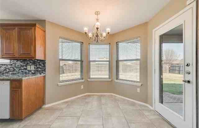 1405 Teal Way - Photo 5 of 12