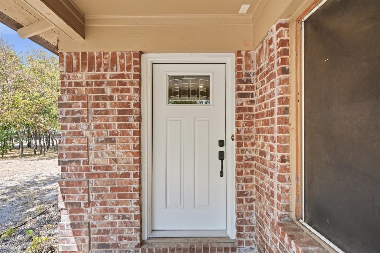 6117 Pyramid Blvd - Photo 4 of 17