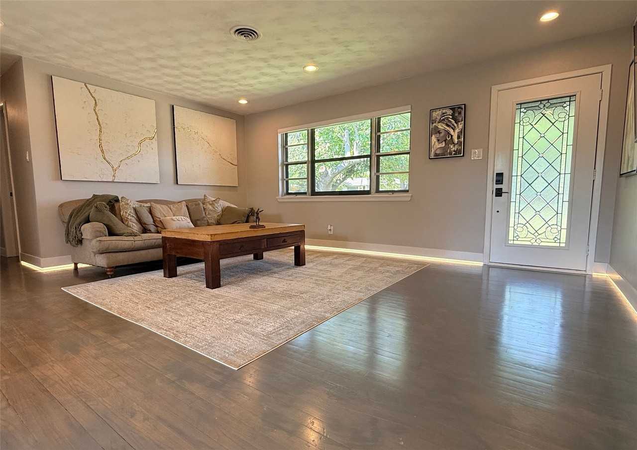 436 Degan Ave - Photo 6 of 38