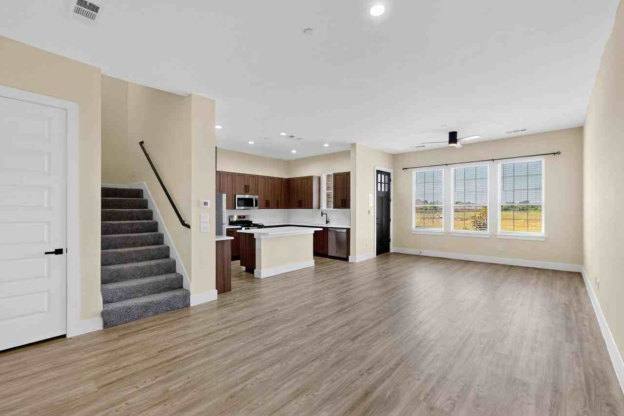 3425 Sanjeev Dr - Photo 6 of 40