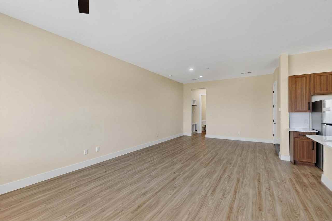 3425 Sanjeev Dr - Photo 7 of 40