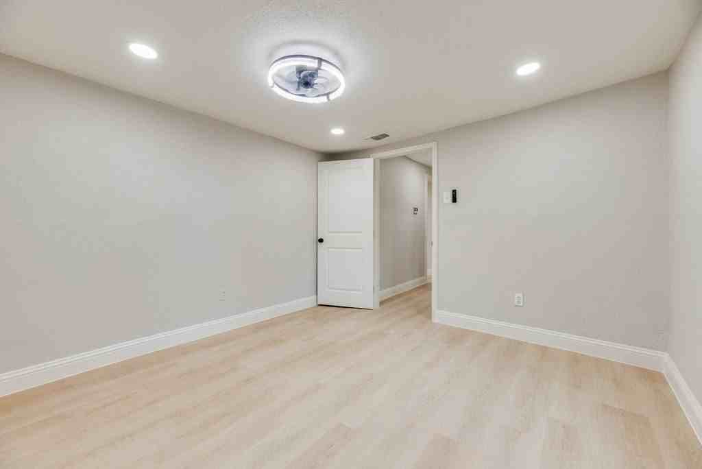 3703 Bertrand Ave - Photo 2 of 17