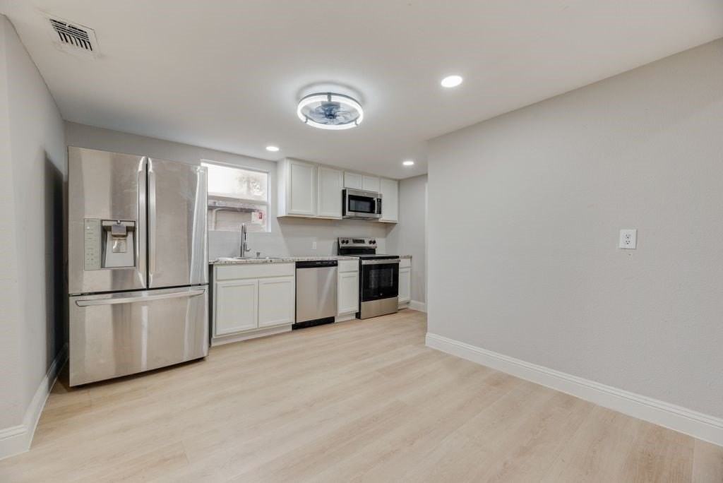 3703 Bertrand Ave - Photo 7 of 17