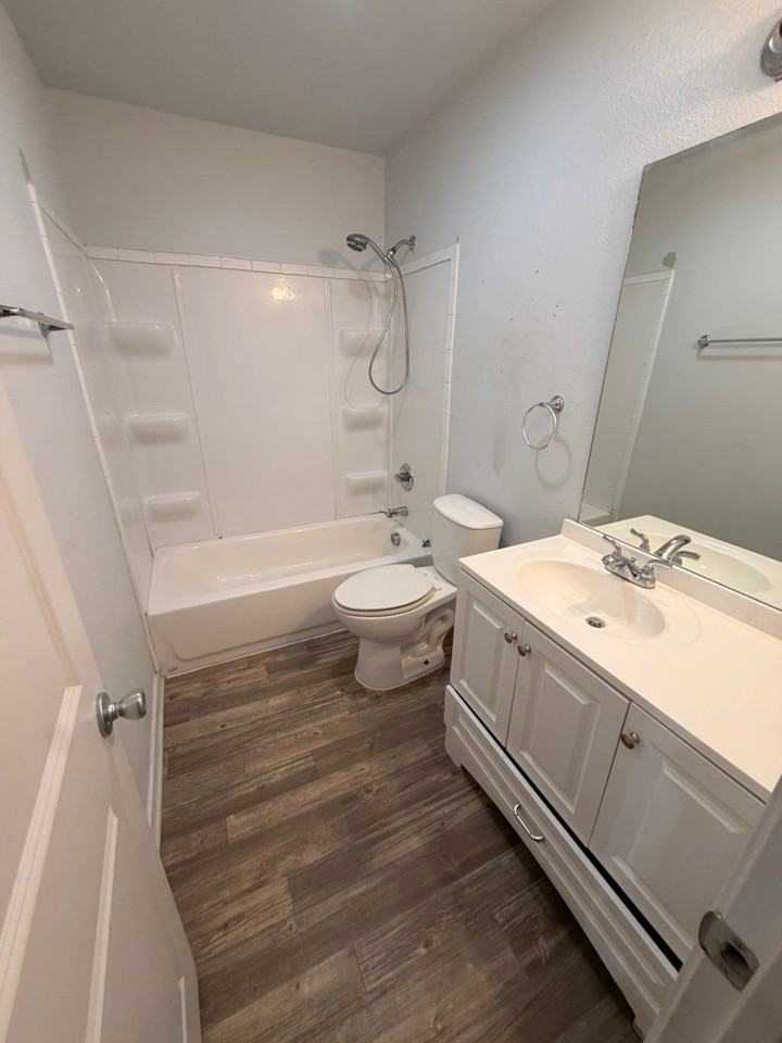 2905 Clarksville St #208 - Photo 3 of 4
