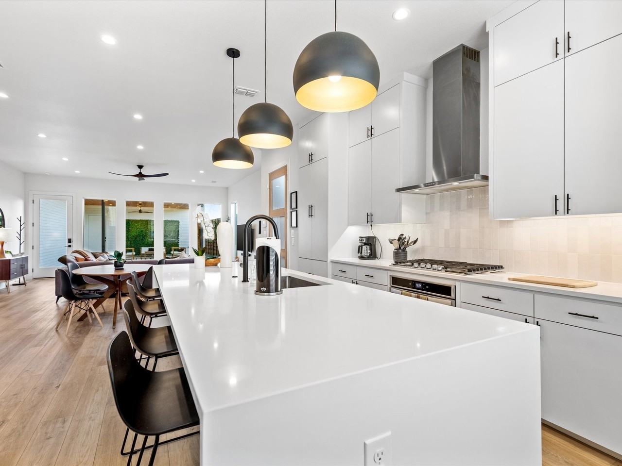 401 Martinique Ave - Photo 6 of 19