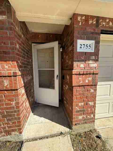 2755 Hacienda Lake Dr - Photo 4 of 36