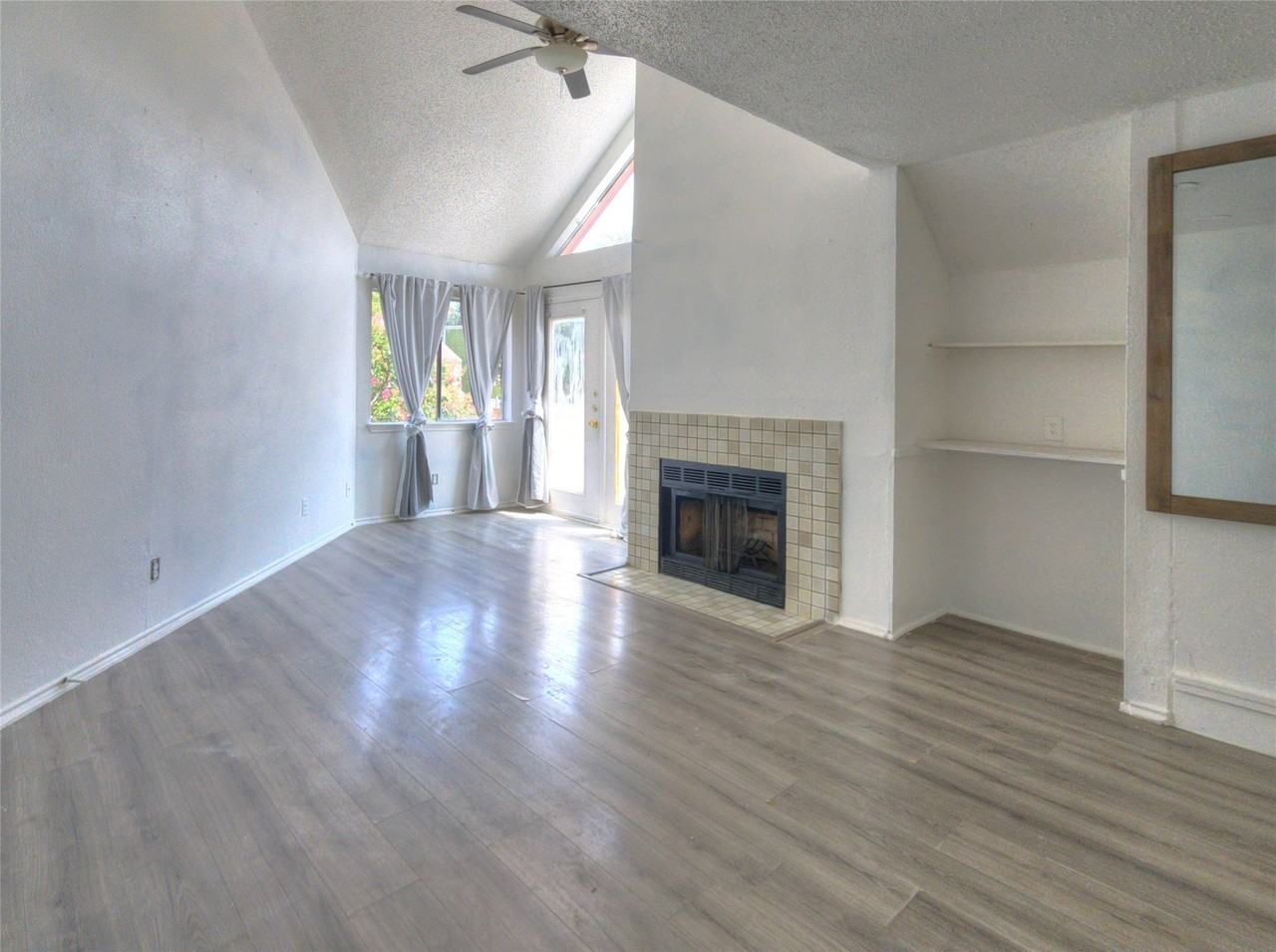 9827 Walnut St #205 - Photo 3 of 10
