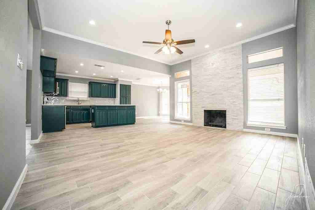 8016 Tree Leaf Ln - Photo 3 of 23