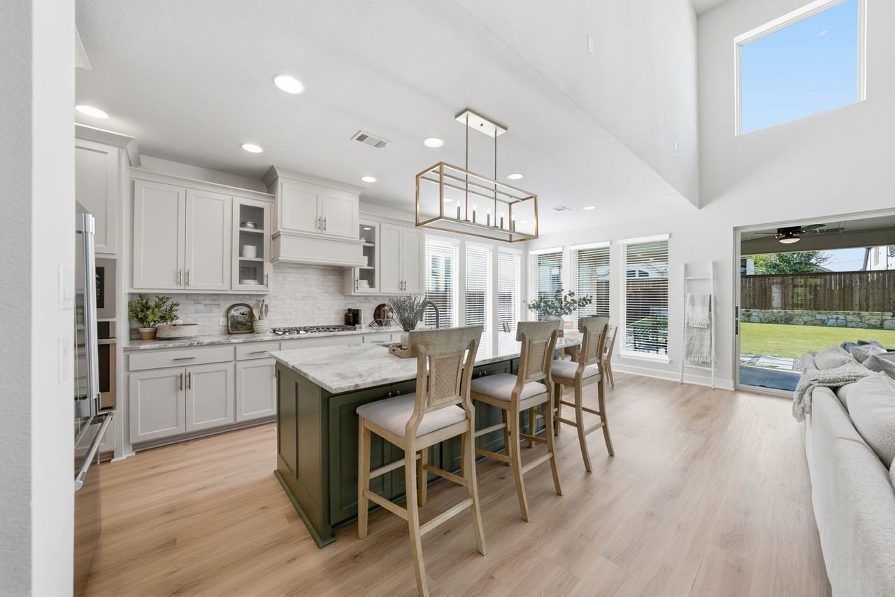 2229 Plumeria Ln - Photo 3 of 40