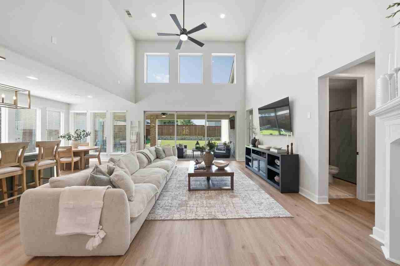 2229 Plumeria Ln - Photo 5 of 40
