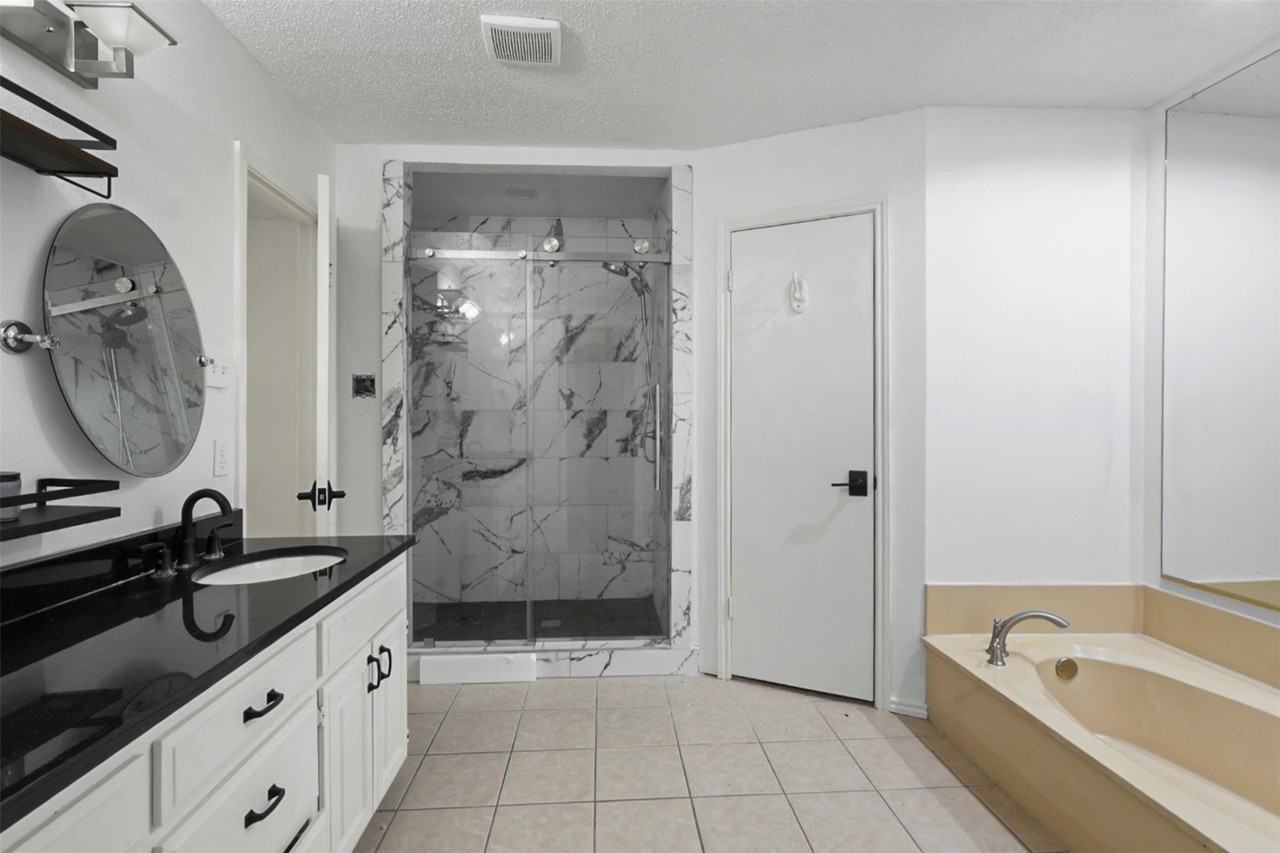 3924 Morman Ln - Photo 3 of 14