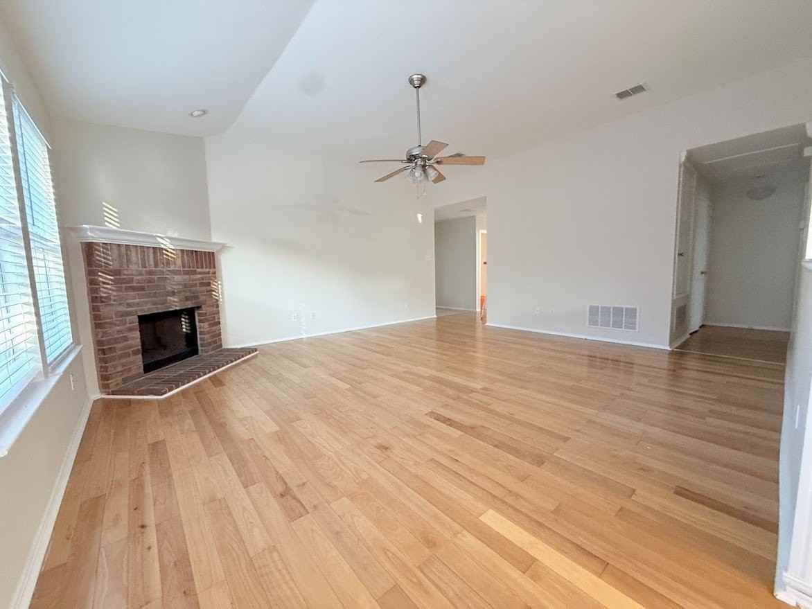 2909 Windhaven Dr - Photo 4 of 20