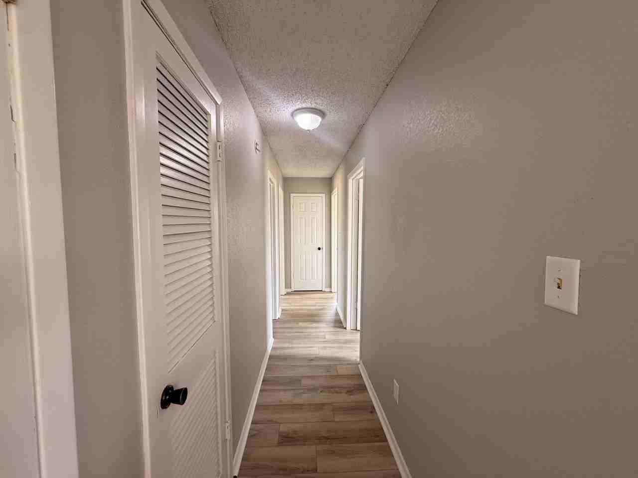 1909 Se 14th St - Photo 5 of 7