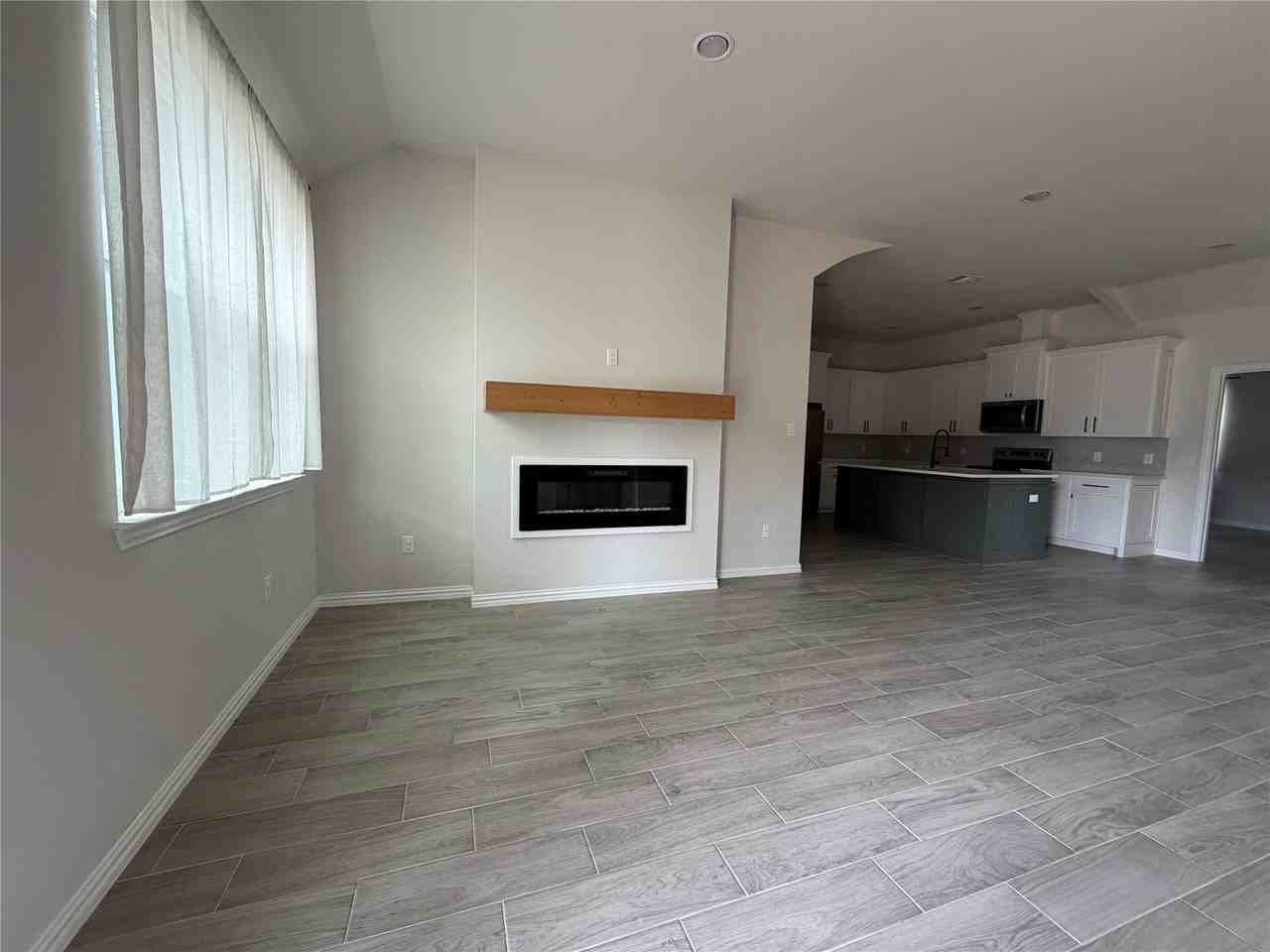 6111 Collins Ct - Photo 3 of 14