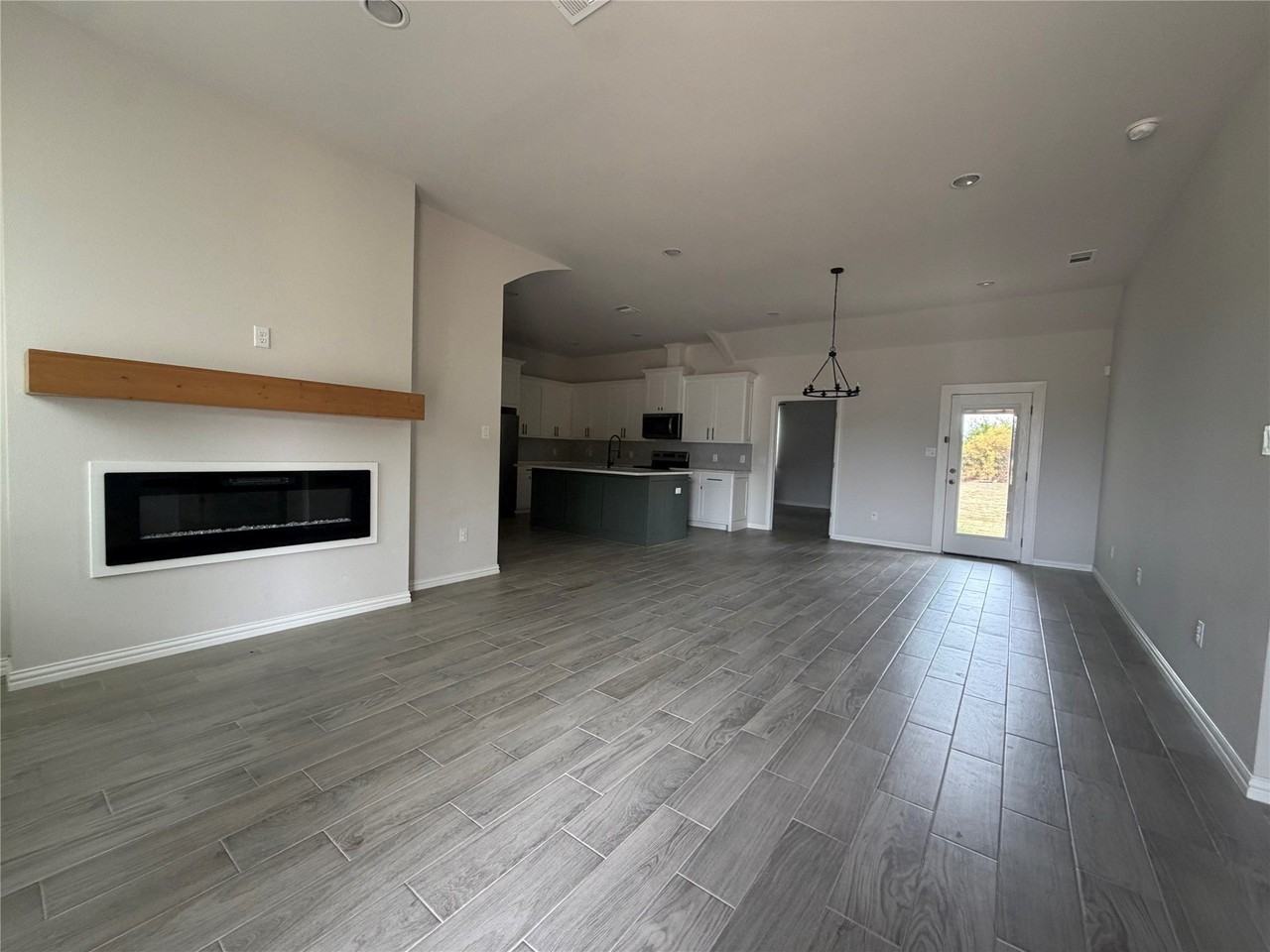 6111 Collins Ct - Photo 4 of 14
