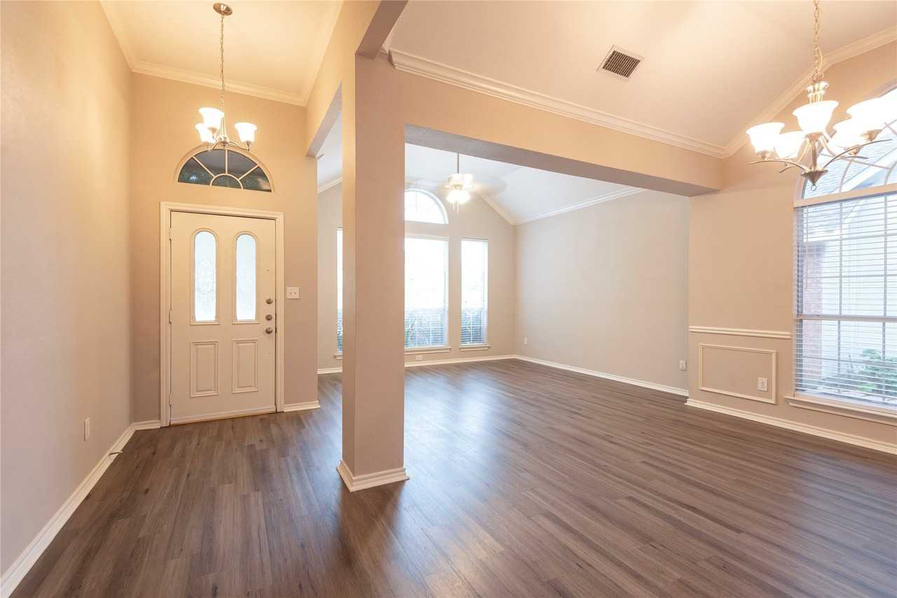 7829 Case Dr - Photo 3 of 27