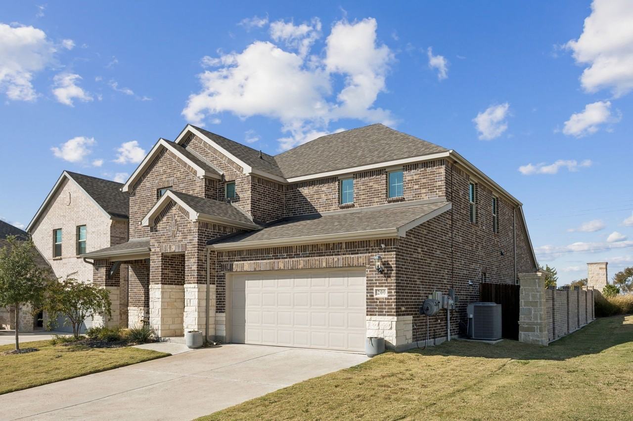200 Golden Harvest Dr - Photo 2 of 32