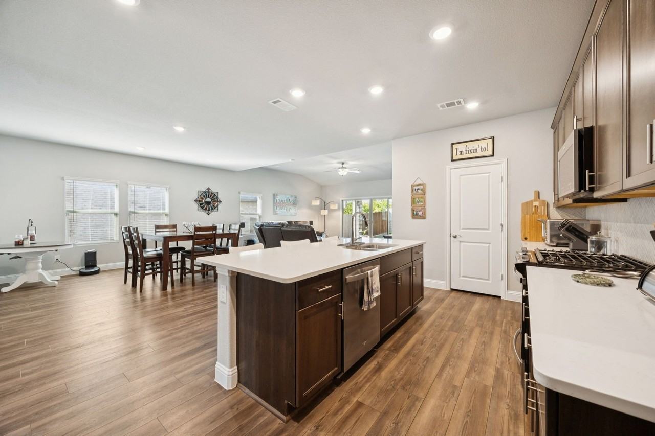 200 Golden Harvest Dr - Photo 6 of 32