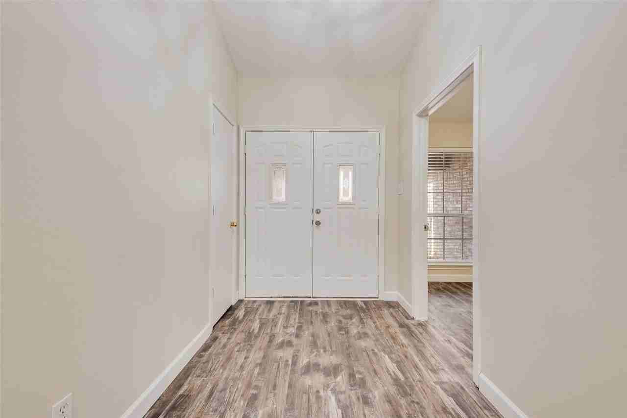 2126 Millwood Dr - Photo 3 of 20