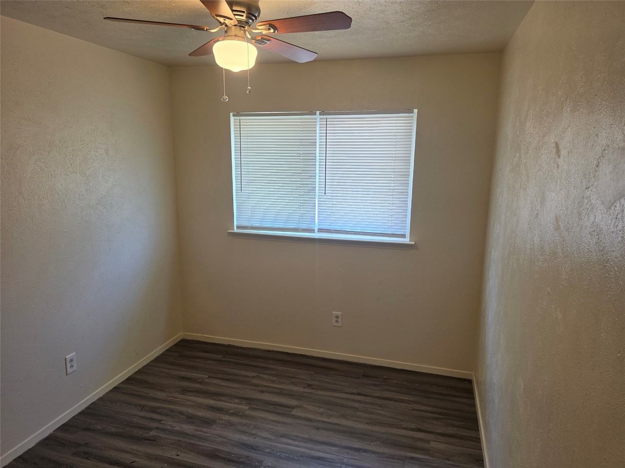 2605 Arlington Ln - Photo 6 of 11