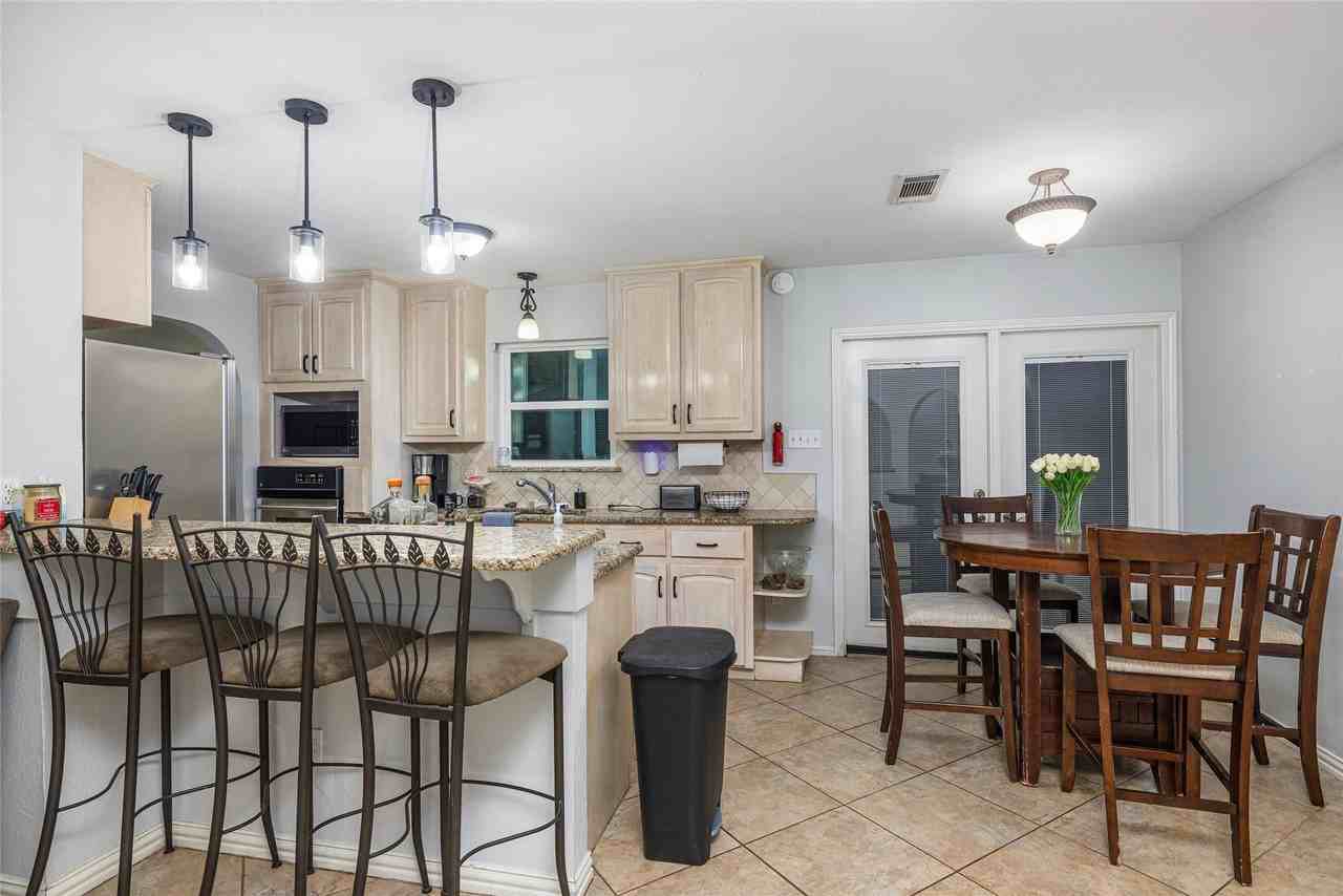 2509 Olympia Dr - Photo 4 of 21