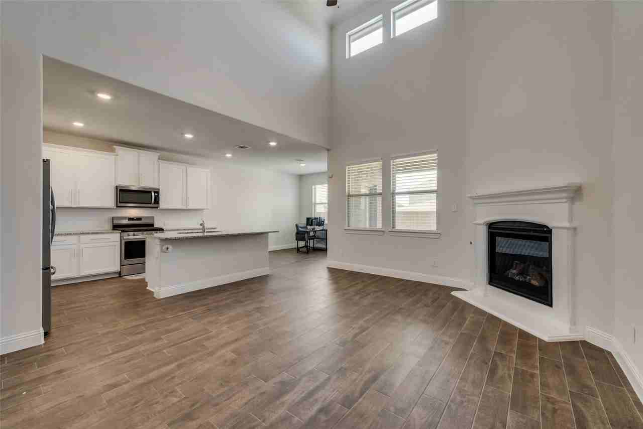 10704 Strike St - Photo 5 of 22