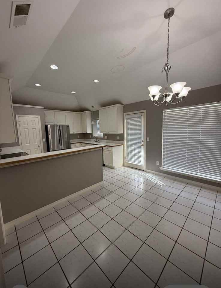 8001 Kings Ridge Rd - Photo 2 of 13