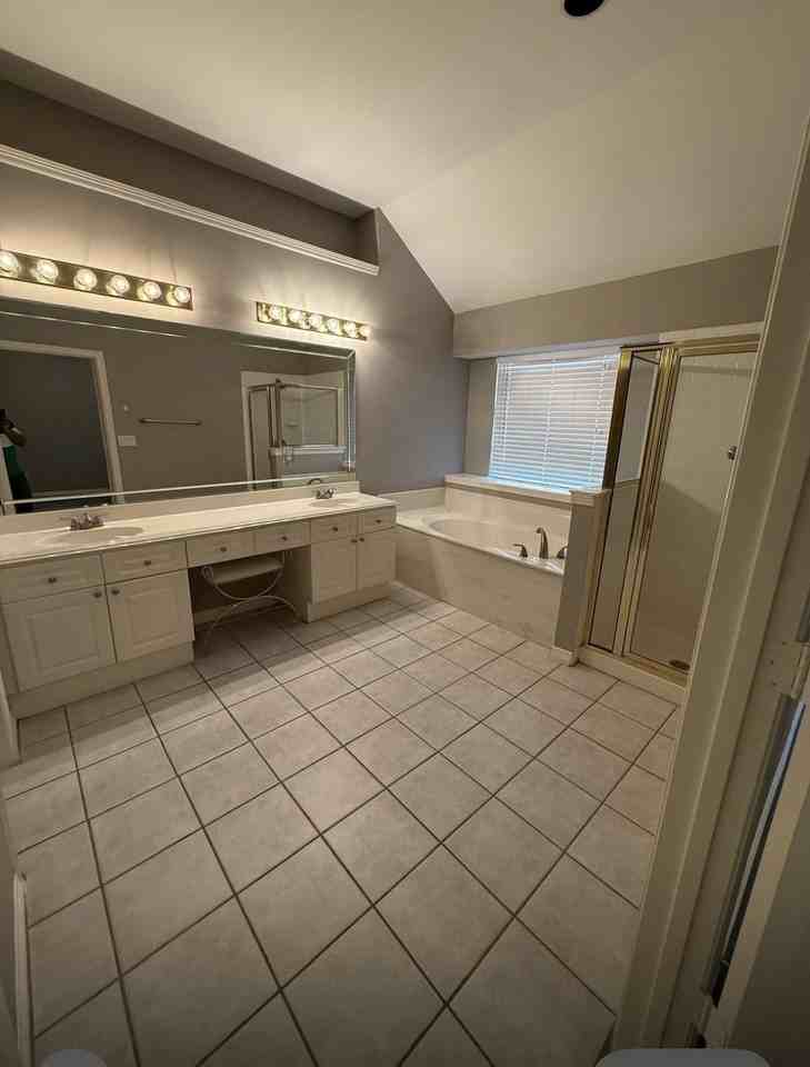 8001 Kings Ridge Rd - Photo 5 of 13