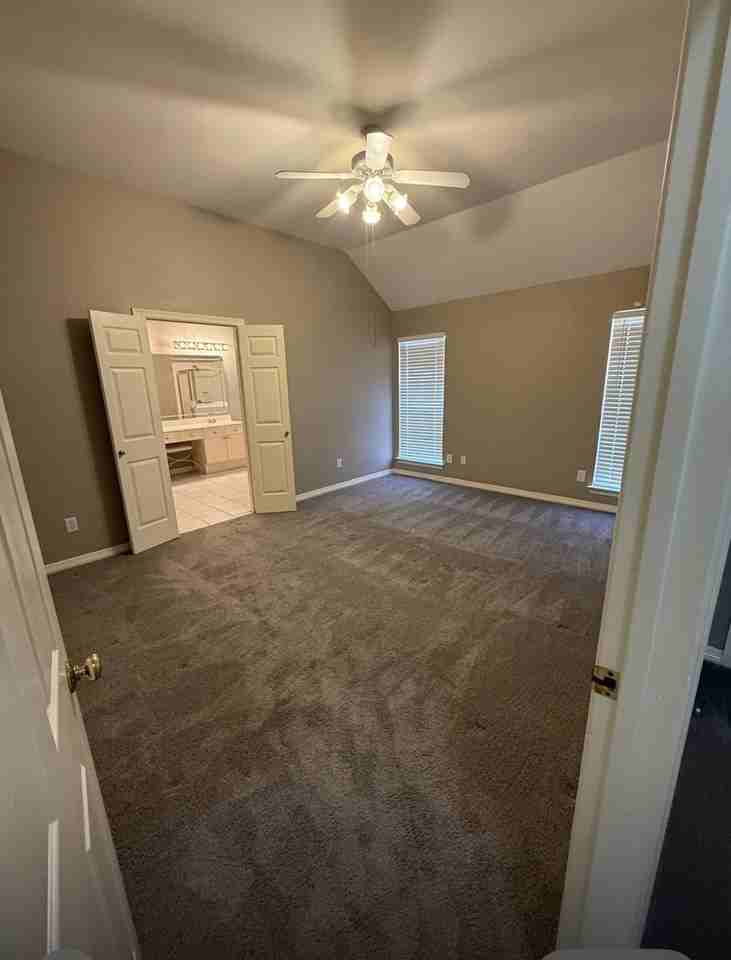8001 Kings Ridge Rd - Photo 7 of 13