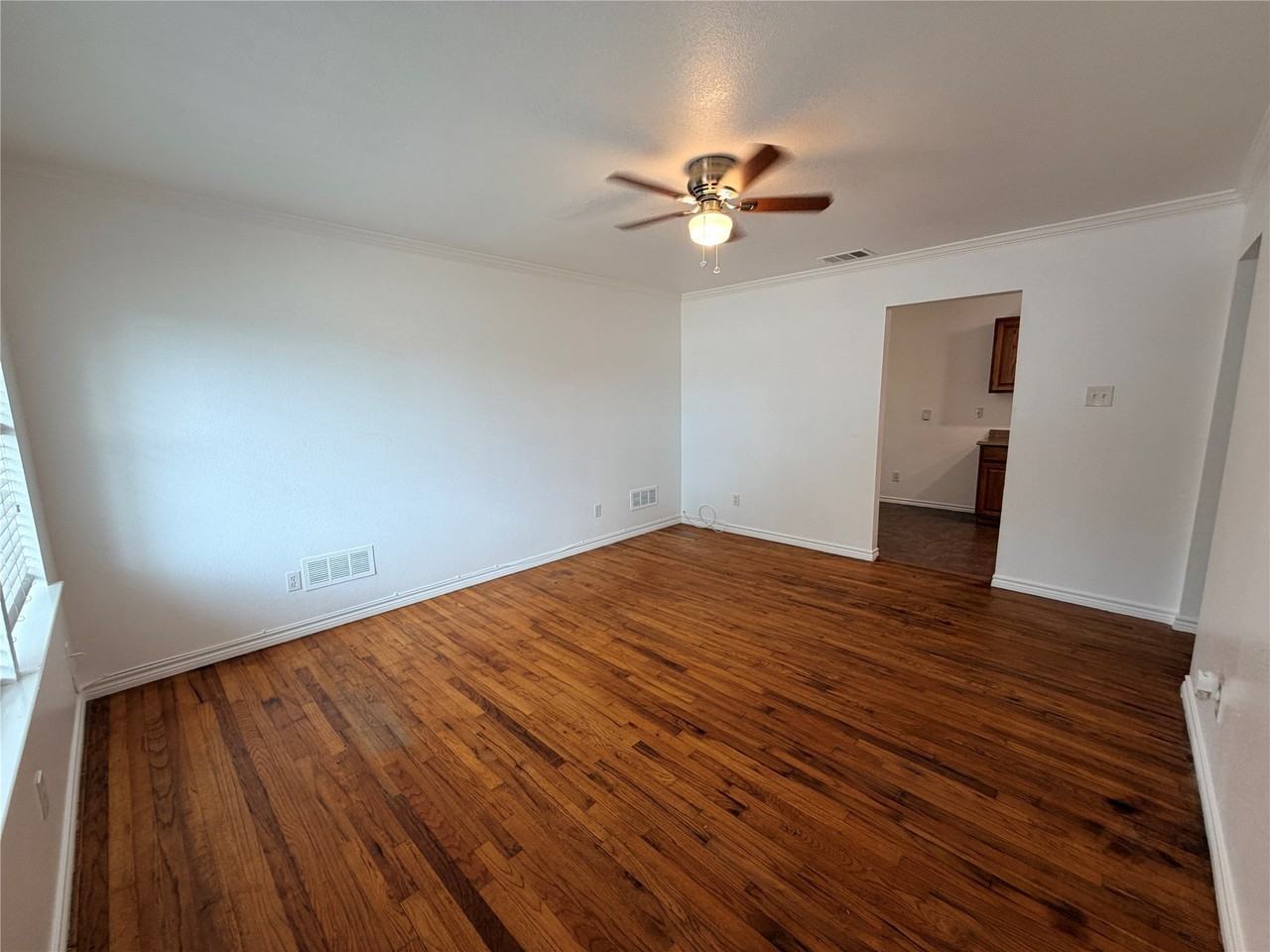 1013 W Tucker Blvd - Photo 2 of 13