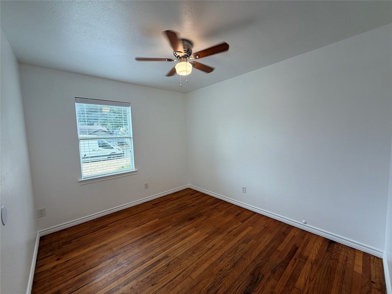 1013 W Tucker Blvd - Photo 7 of 13