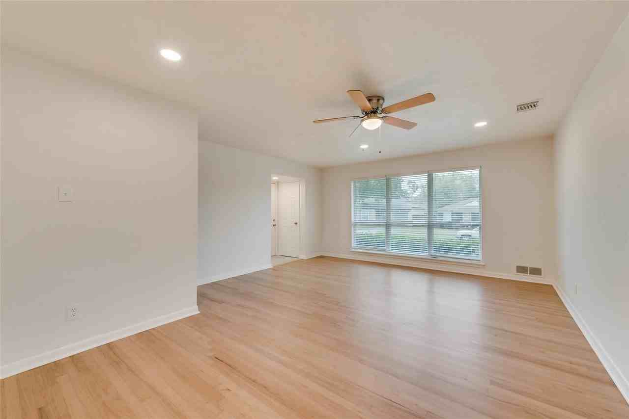 2643 San Medina Ave - Photo 4 of 20