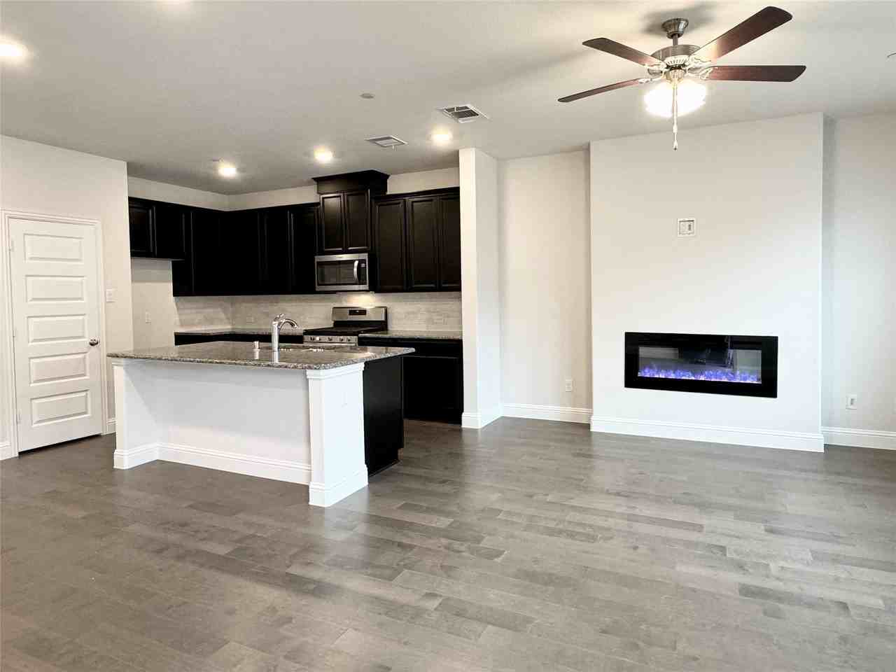7837 Bayside Dr - Photo 2 of 26