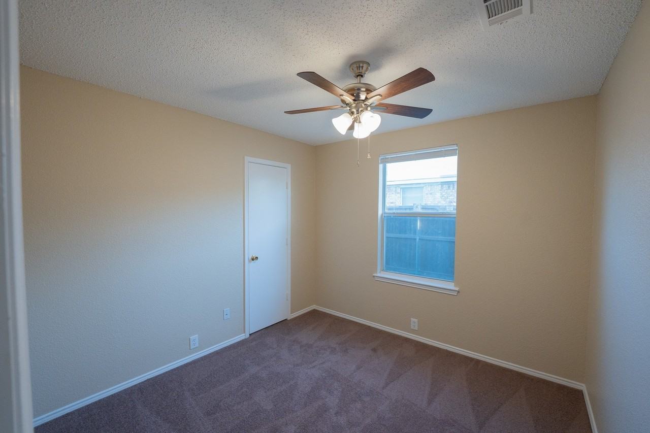 1524 Clemson Dr - Photo 2 of 8