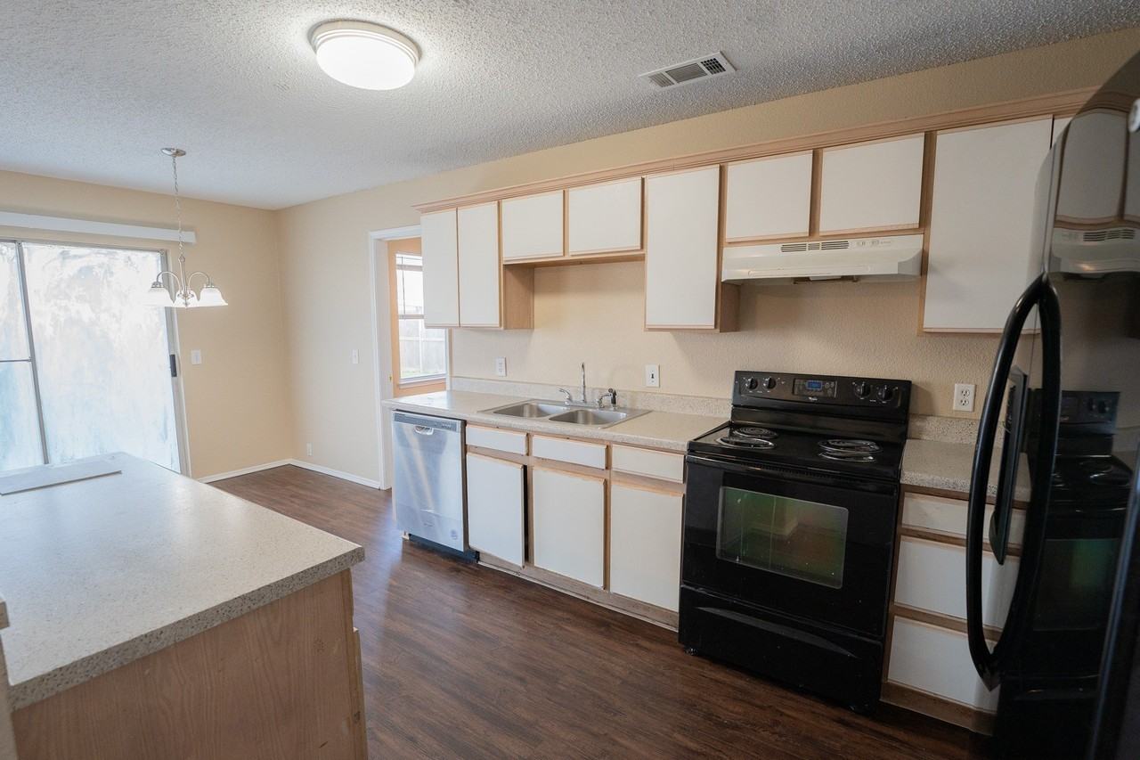 1524 Clemson Dr - Photo 5 of 8