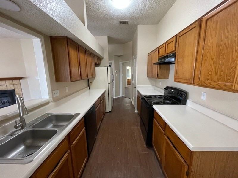 10228 Ridge Oak St - Photo 4 of 9
